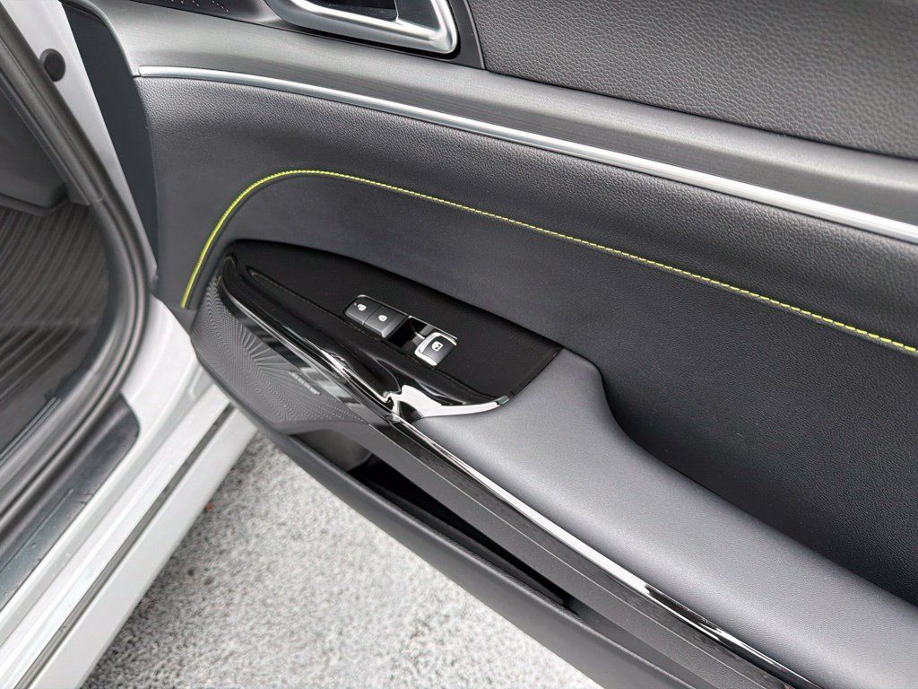 Used 2025 Kia K5 GT w/ GT1 Package FWD image 27