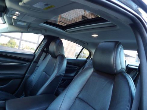 Used 2022 MAZDA MAZDA3 s image 22