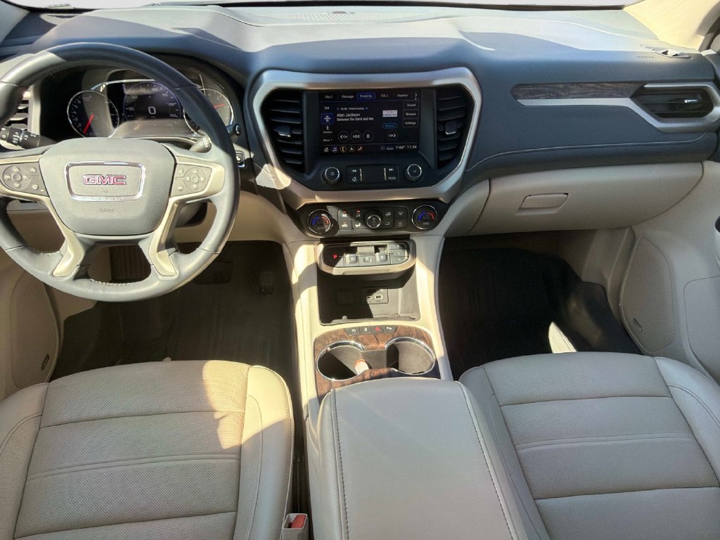Used 2020 GMC Acadia Denali w/ Denali Ultimate Package AWD/4WD image 17