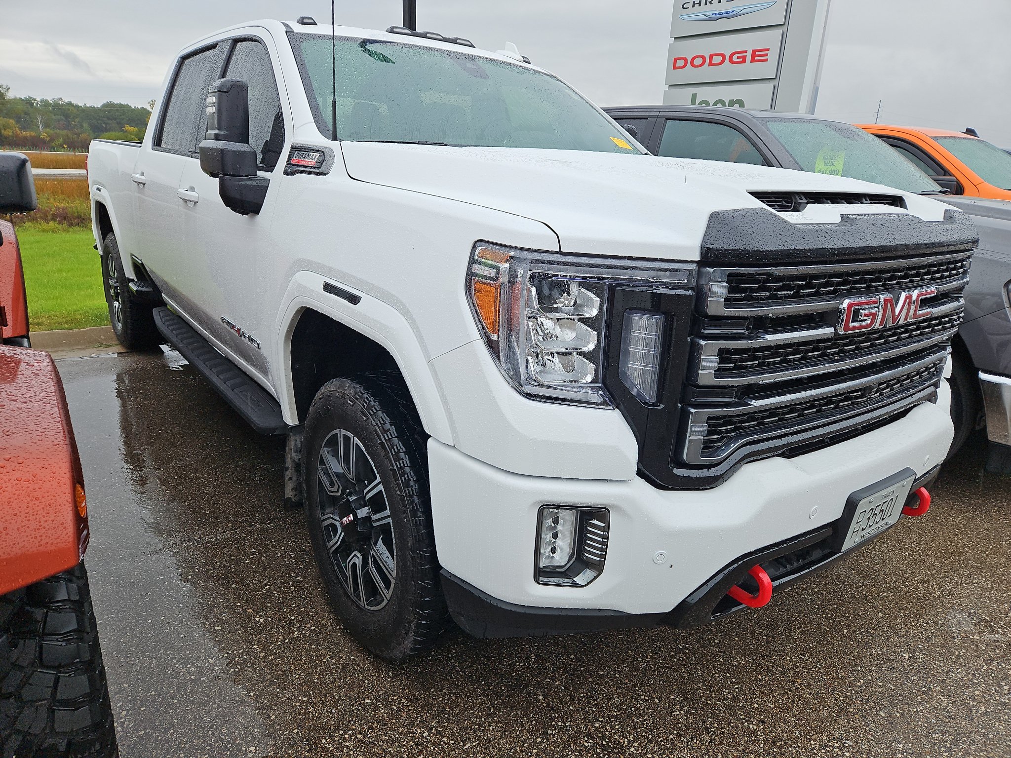 Used 2022 GMC Sierra 3500 AT4 w/ AT4 Preferred Package AWD/4WD image 3