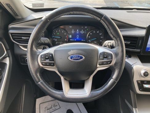 Certified 2020 Ford Explorer XLT w/ Equipment Group 202A AWD/4WD image 19
