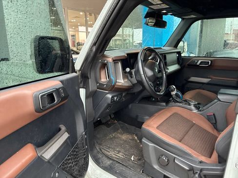 Used 2022 Ford Bronco Outer Banks w/ Sasquatch Package AWD/4WD image 9