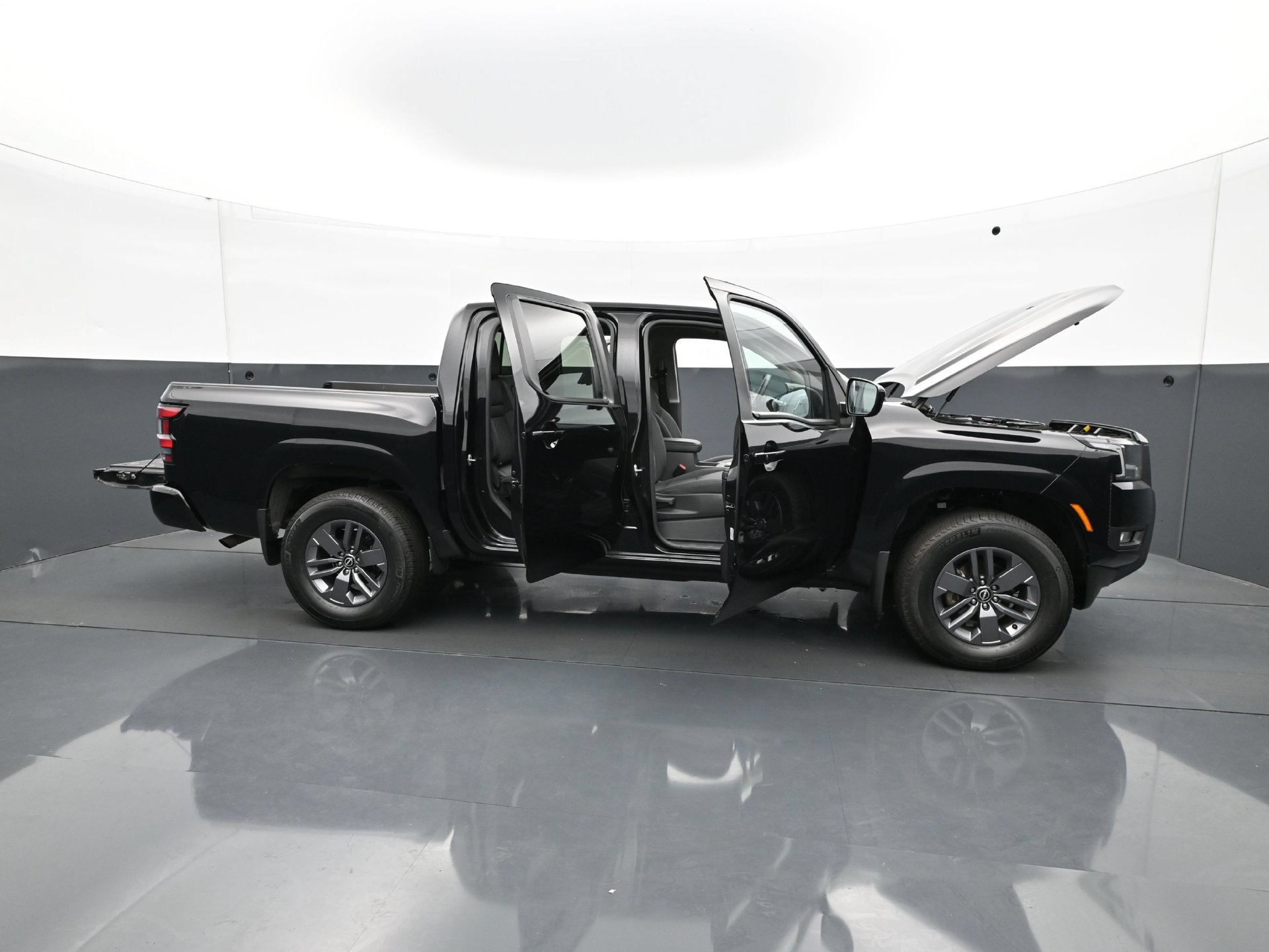 Used 2025 Nissan Frontier SV w/ SV Convenience Package AWD/4WD image 41
