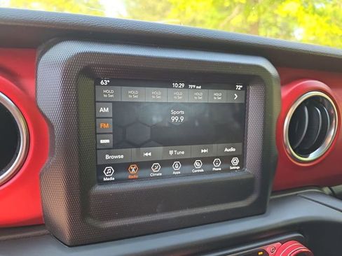 Used 2021 Jeep Gladiator Rubicon w/ Trailer Tow Package AWD/4WD image 16