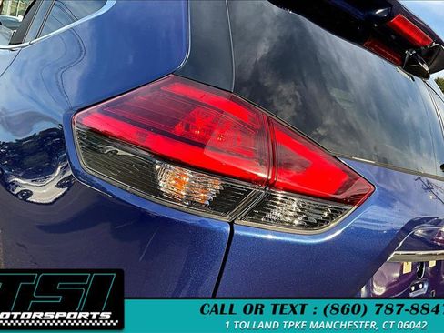 Used 2017 Nissan Rogue SV w/ SV Premium Package image 30