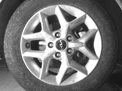 Used 2025 Kia Soul LX w/ LX Technology Package FWD image 13