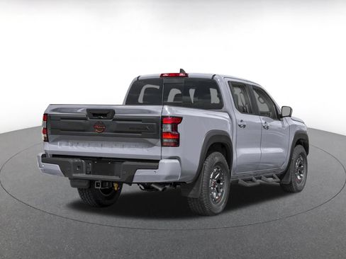 Used 2026 Nissan Frontier PRO-4X AWD/4WD image 2