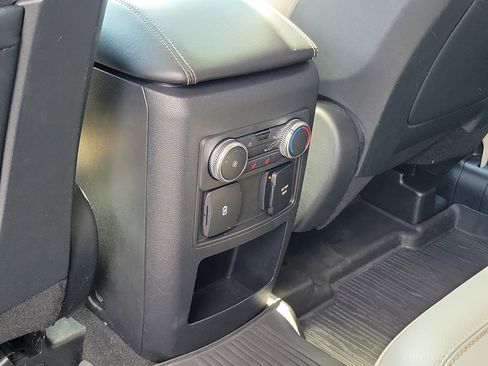 Used 2020 Ford Explorer Limited image 15