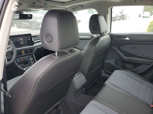 New 2026 Volkswagen Jetta SE FWD image 8