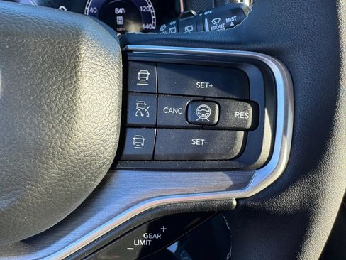 Used 2026 Jeep Grand Wagoneer Limited w/ 8-Passenger Seating Package AWD/4WD image 19