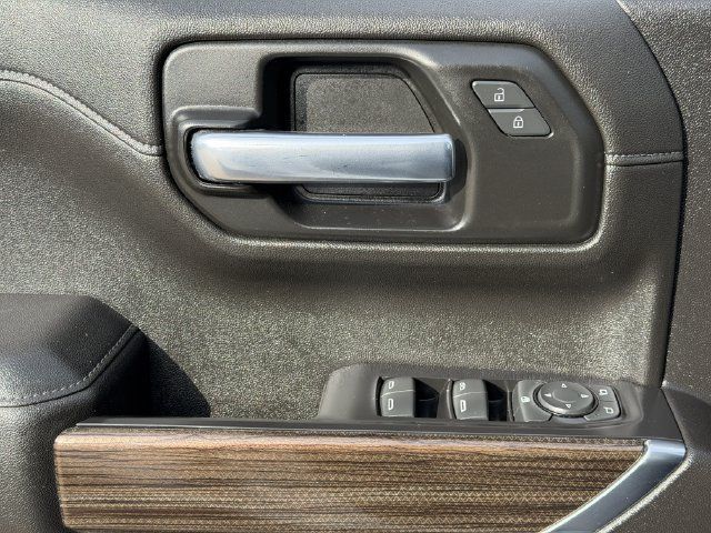 Used 2021 Chevrolet Silverado 1500 LT Trail Boss w/ Convenience Package II AWD/4WD image 23