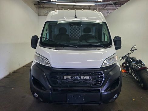 Used 2023 RAM ProMaster 2500 w/ Convenience Group FWD image 2