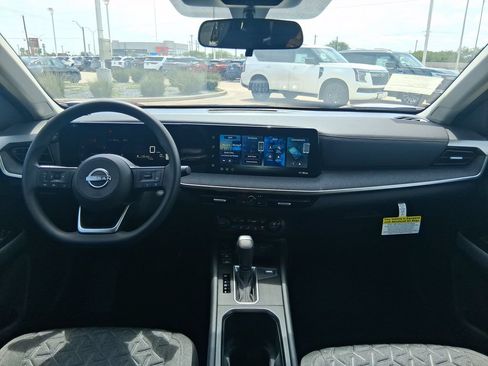 New 2026 Nissan Kicks SV w/ SV Premium Package FWD image 14