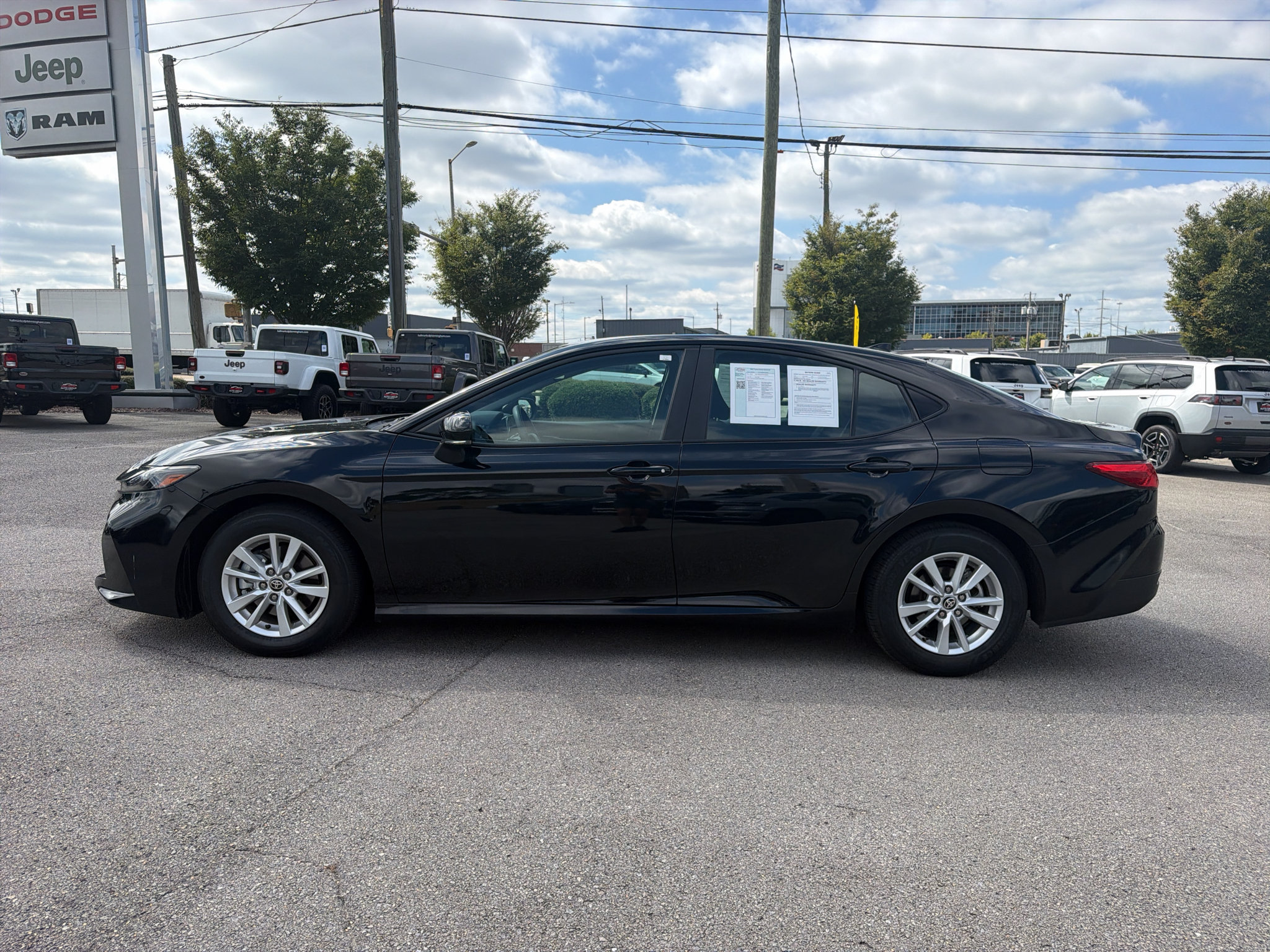 Used 2025 Toyota Camry LE FWD image 10