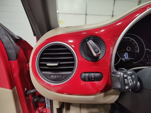 Used 2015 Volkswagen Beetle 1.8T FWD image 29