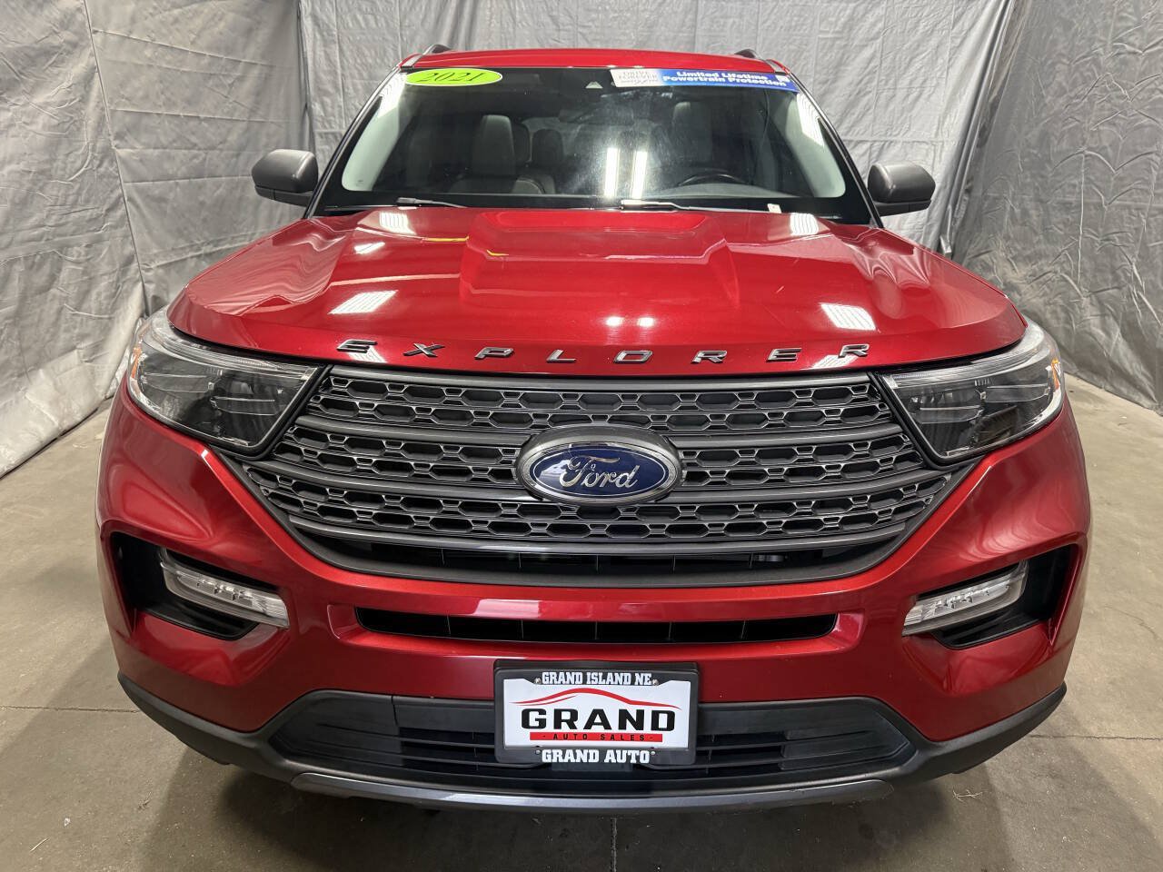 Used 2021 Ford Explorer XLT w/ Equipment Group 202A AWD/4WD image 2