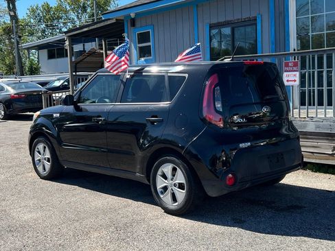 Used 2016 Kia Soul FWD image 8