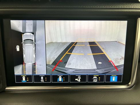 Used 2021 GMC Yukon XL Denali AWD/4WD image 15
