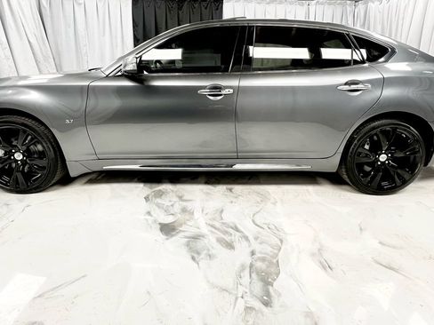 Used 2017 INFINITI Q70 L 3.7 w/ Deluxe Touring Package image 9