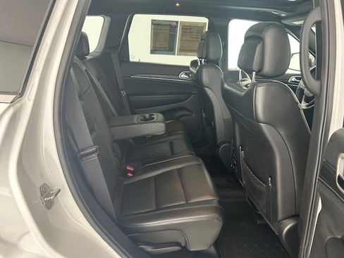 Used 2020 Jeep Grand Cherokee Limited w/ Luxury Group II RWD image 15