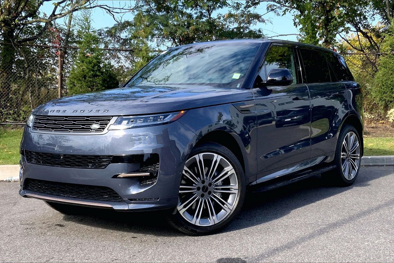 New 2027 Land Rover Range Rover Sport Dynamic SE AWD/4WD image 1