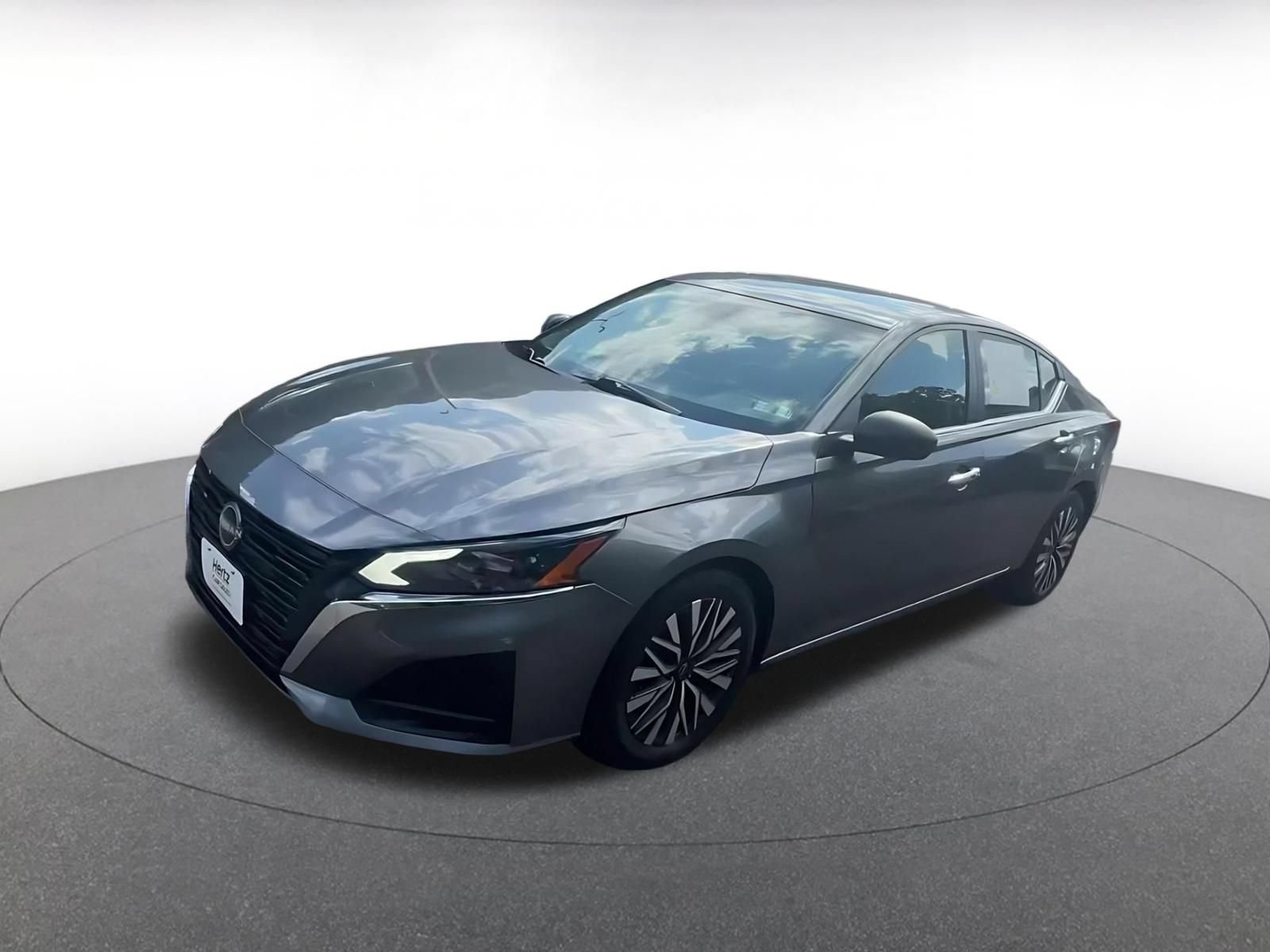 Used 2025 Nissan Altima 2.5 SV FWD image 4