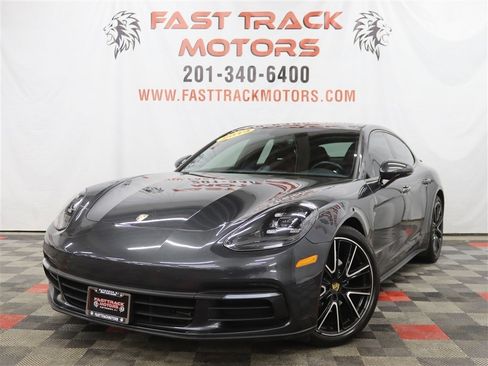Used 2019 Porsche Panamera 4 image 1