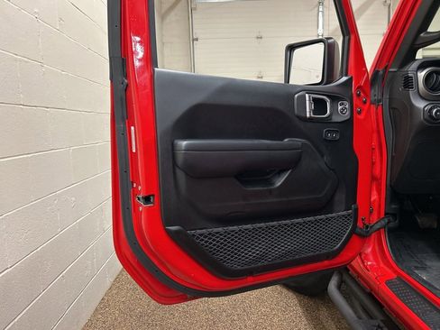Used 2018 Jeep Wrangler Unlimited Sport S image 13