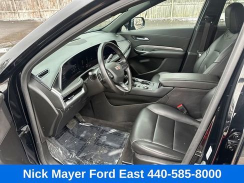 Used 2025 Cadillac XT4 Premium Luxury image 34