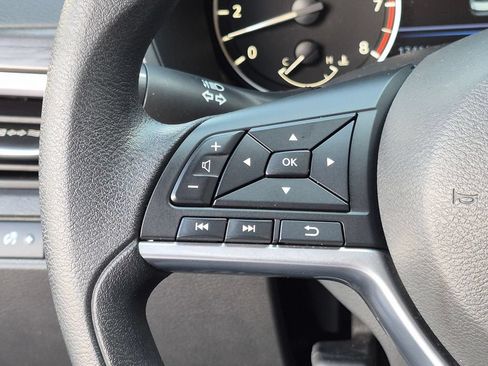 Used 2025 Nissan Altima 2.5 SV FWD image 17