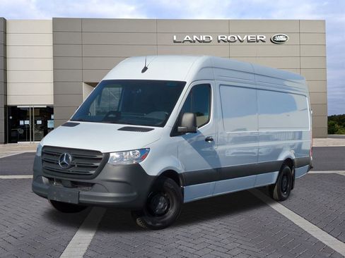 Used 2025 Mercedes-Benz Sprinter 2500 image 1