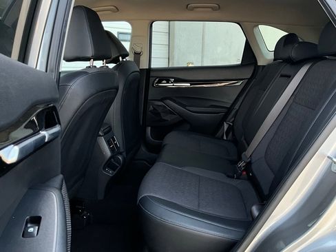 Used 2025 Kia Seltos S image 11