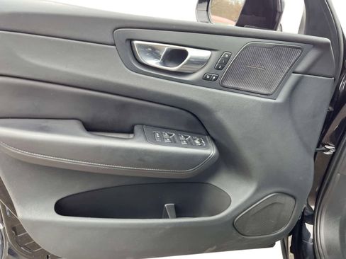 Used 2023 Volvo XC60 B5 Plus image 20