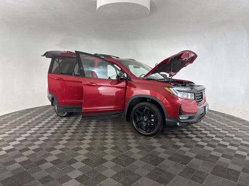 Certified 2024 Honda Passport Black Edition image 16