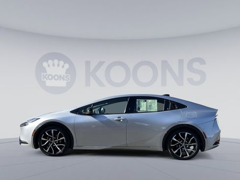 Used 2023 Toyota Prius Prime Premium w/ Advanced Technology Package image 2