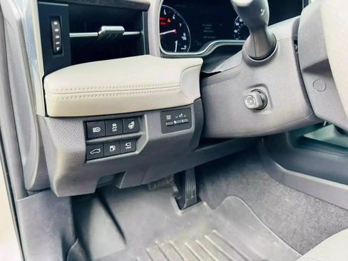 Used 2019 Toyota Avalon Limited w/ All Weather Liner Package image 13