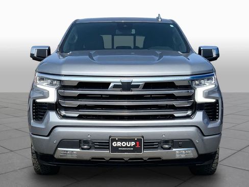 Used 2023 Chevrolet Silverado 1500 High Country w/ Z71 Off-Road Package AWD/4WD image 3