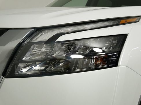 New 2025 Nissan Pathfinder Platinum image 14