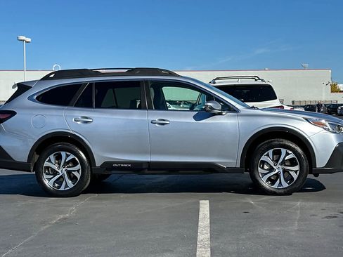 Used 2022 Subaru Outback Limited image 6