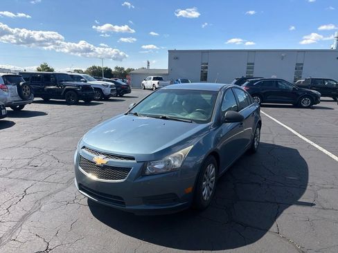 Used 2012 Chevrolet Cruze LS FWD image 2