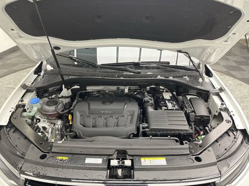 Used 2024 Volkswagen Tiguan SE R-Line image 26