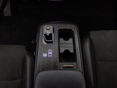 Used 2024 Nissan Ariya AWD image 22