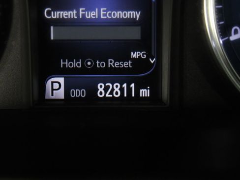 Used 2017 Toyota Camry XLE w/ Moonroof Package FWD image 28