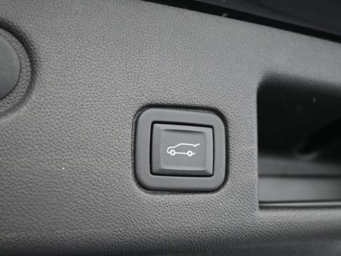 Used 2020 Chevrolet Equinox LT image 39