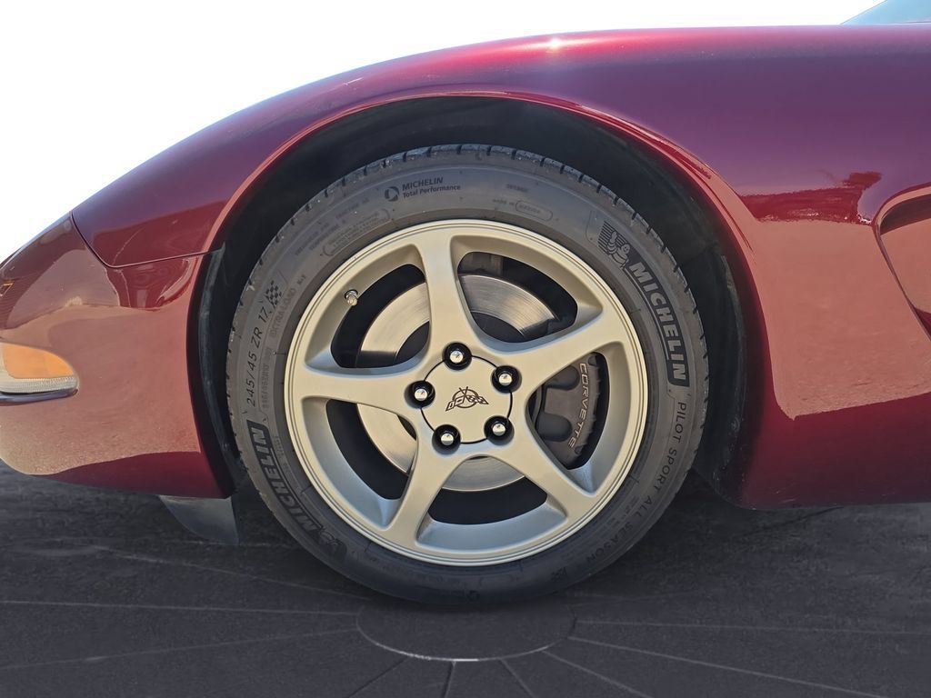 Used 2003 Chevrolet Corvette Convertible w/ Preferred Equipment Group1 RWD image 14