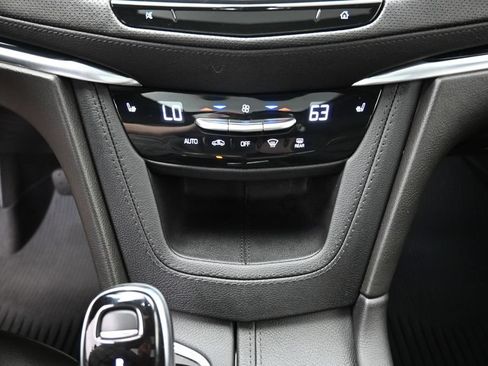 Used 2025 Cadillac XT6 Luxury FWD image 28