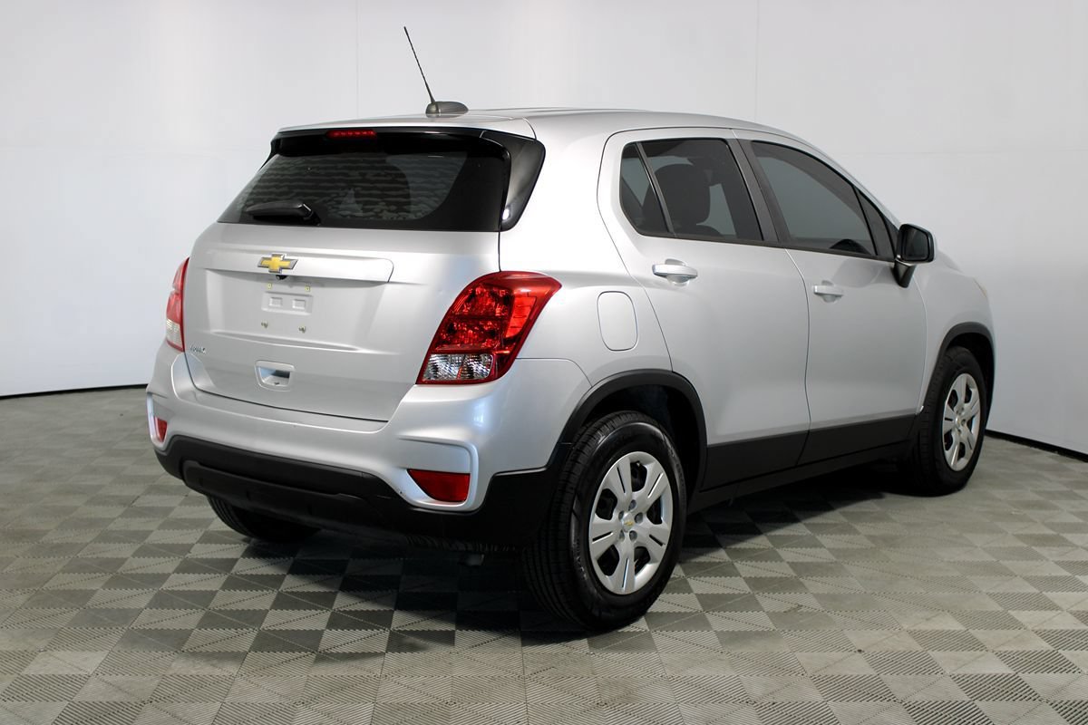 Used 2018 Chevrolet Trax LS FWD image 26