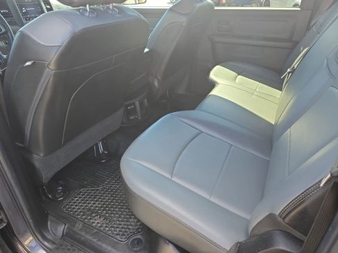 Used 2021 RAM 2500 Tradesman w/ Chrome Appearance Group image 16