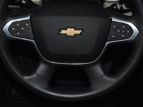 Used 2022 Chevrolet Traverse LS image 23