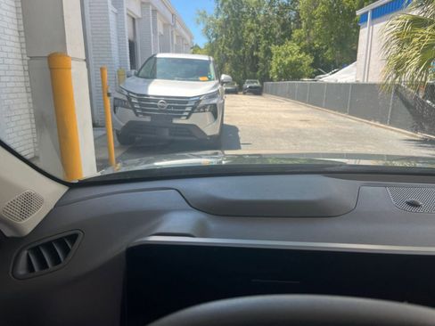 Used 2025 Kia K4 LXS image 33